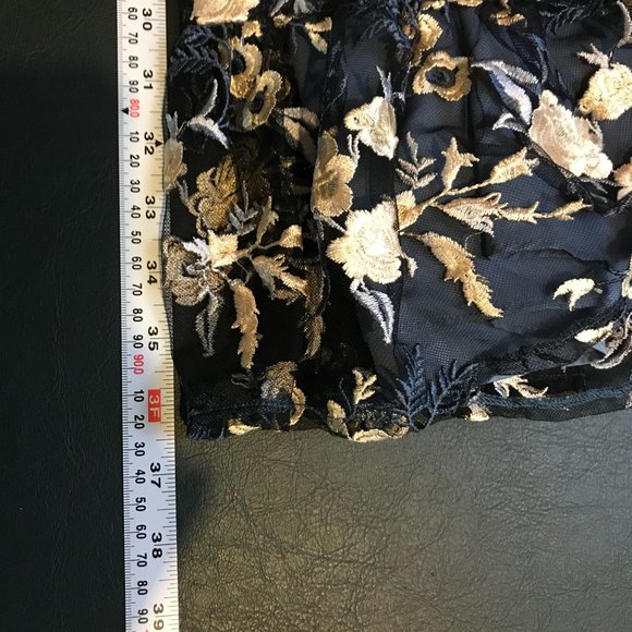 Gal Meets Glam Bridget Embroidered Dress Size 8 Navy Blue Floral Romantic Event - Picture 12 of 13